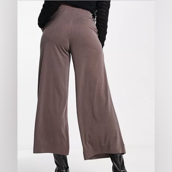 NWOT Monki Cilla pants in chocolate Size XS - Picture 2 of 3